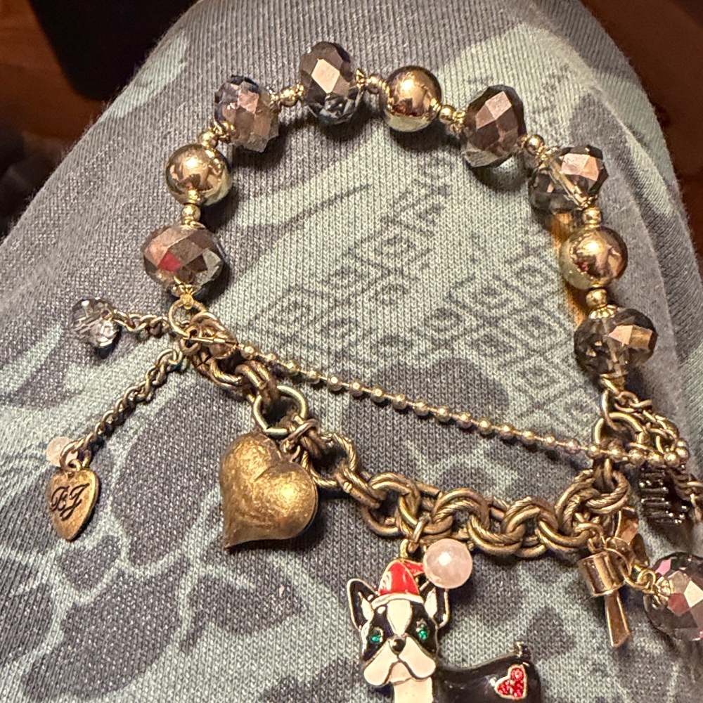 🐾❤️Betsey Vintage Boston Terrier Puppy Dog Holiday Winter Charm Bracelet GPC🐾